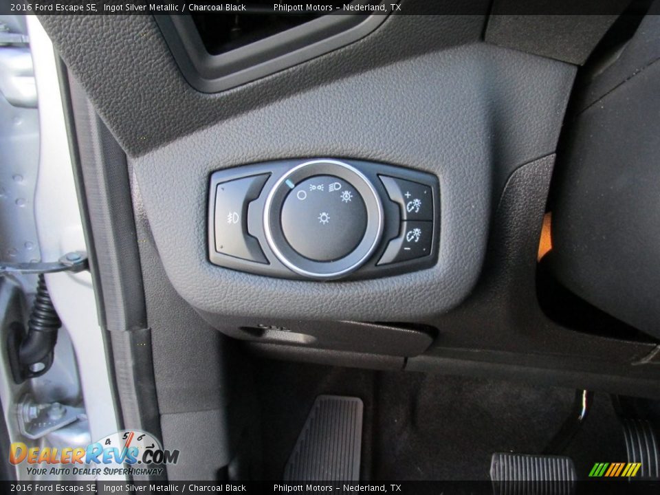 2016 Ford Escape SE Ingot Silver Metallic / Charcoal Black Photo #30
