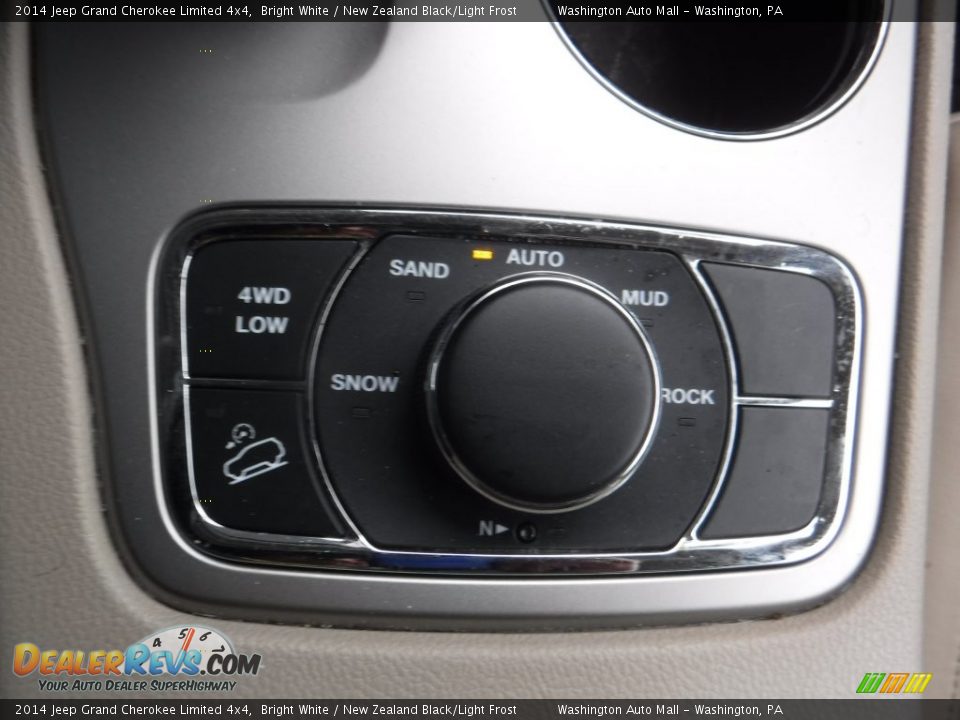 2014 Jeep Grand Cherokee Limited 4x4 Bright White / New Zealand Black/Light Frost Photo #16