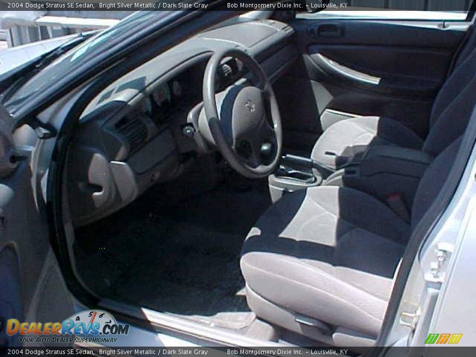 2004 Dodge Stratus SE Sedan Bright Silver Metallic / Dark Slate Gray Photo #5