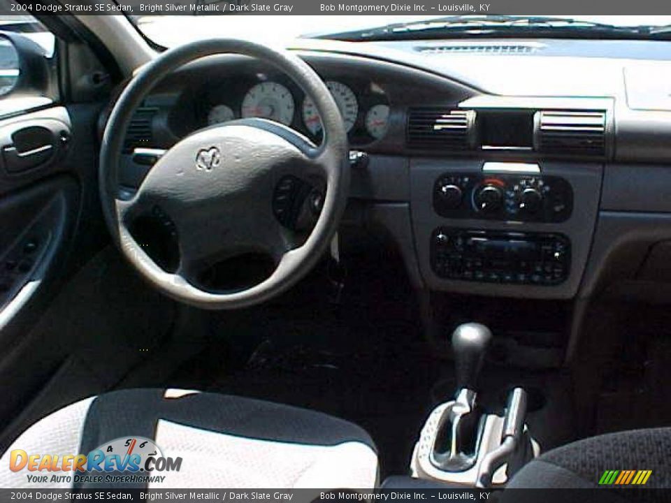 2004 Dodge Stratus SE Sedan Bright Silver Metallic / Dark Slate Gray Photo #10