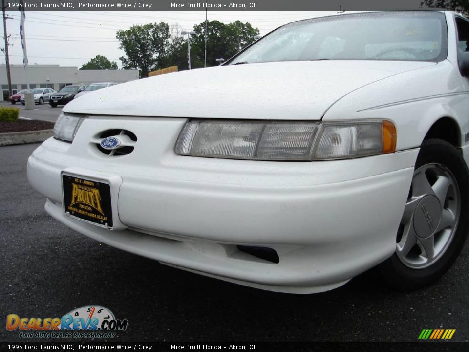 1995 Ford Taurus SHO Performance White / Grey Photo #9