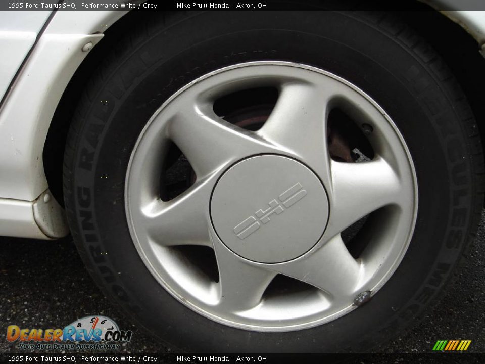 1995 Ford Taurus SHO Performance White / Grey Photo #12