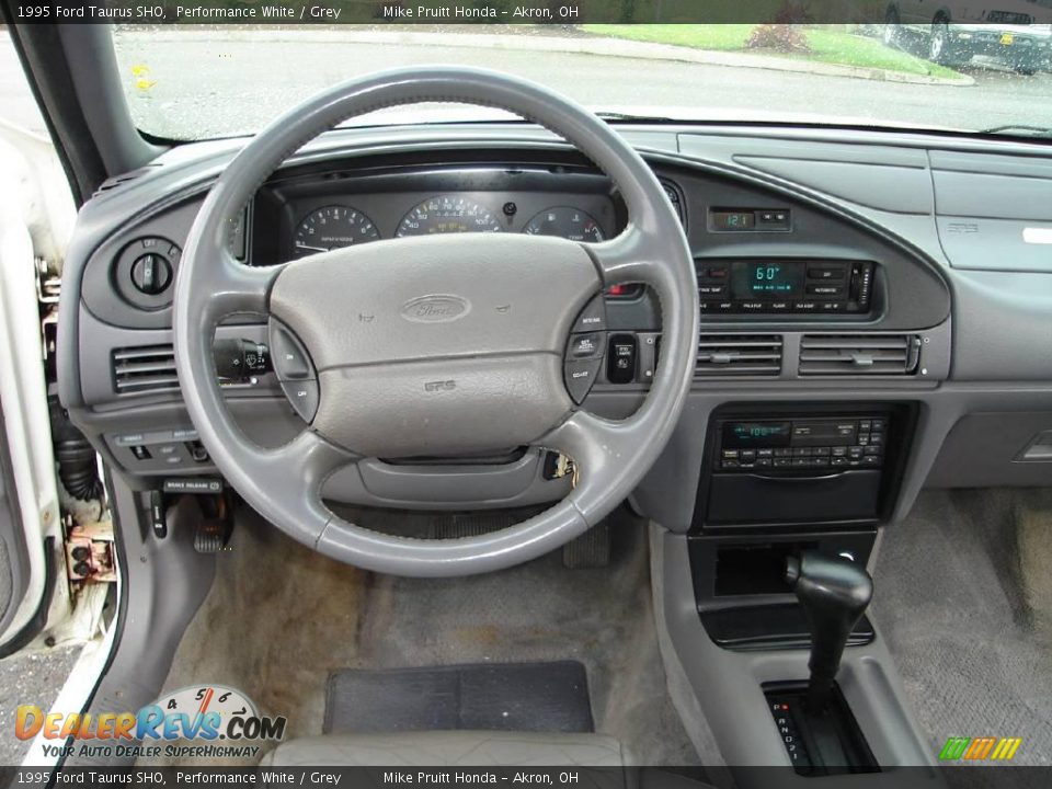 1995 Ford Taurus SHO Performance White / Grey Photo #20