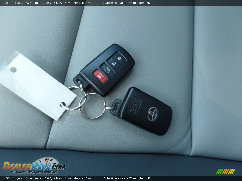 2013 Toyota RAV4 Limited AWD Classic Silver Metallic / Ash Photo #20