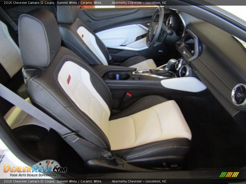 Front Seat of 2016 Chevrolet Camaro SS Coupe Photo #21