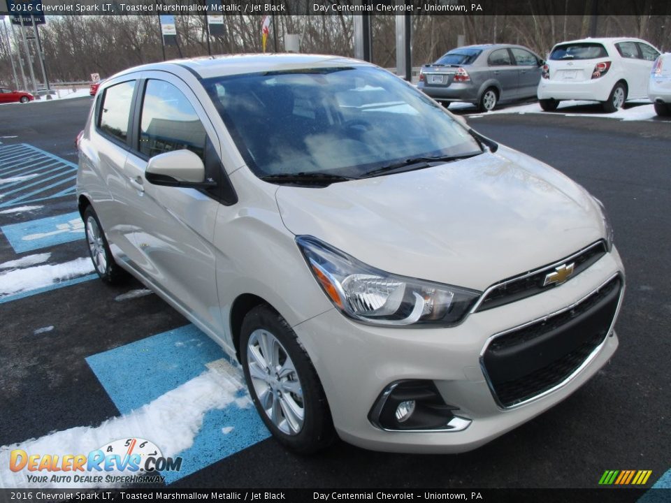 Front 3/4 View of 2016 Chevrolet Spark LT Photo #9