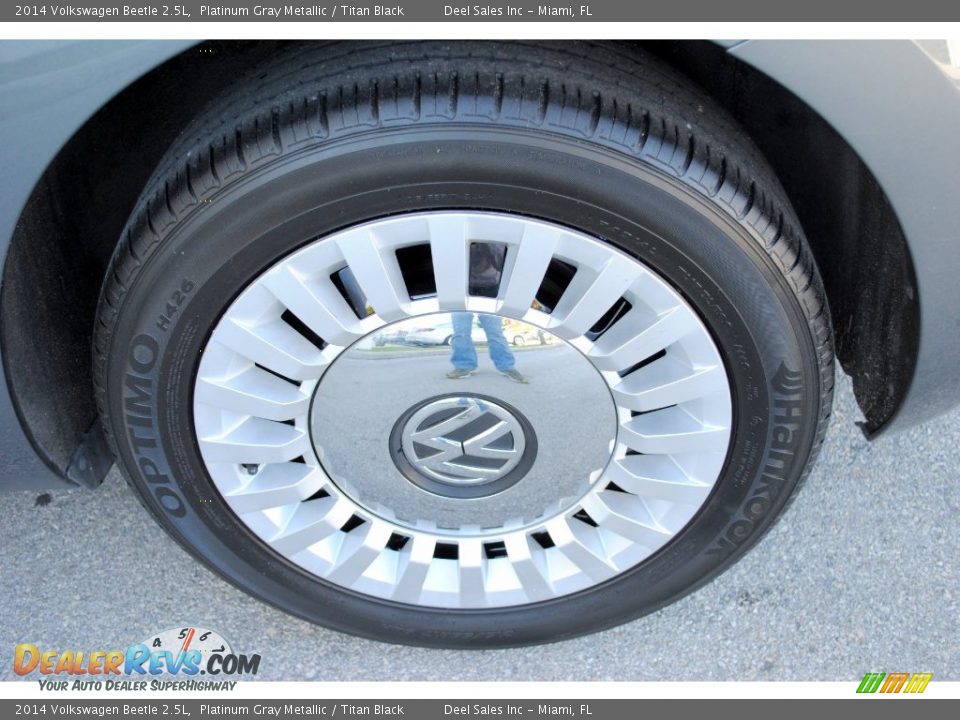 2014 Volkswagen Beetle 2.5L Platinum Gray Metallic / Titan Black Photo #10