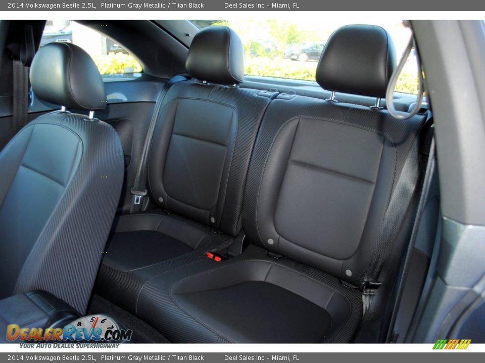 2014 Volkswagen Beetle 2.5L Platinum Gray Metallic / Titan Black Photo #11