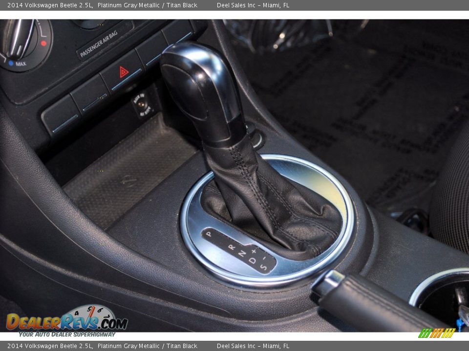 2014 Volkswagen Beetle 2.5L Platinum Gray Metallic / Titan Black Photo #14