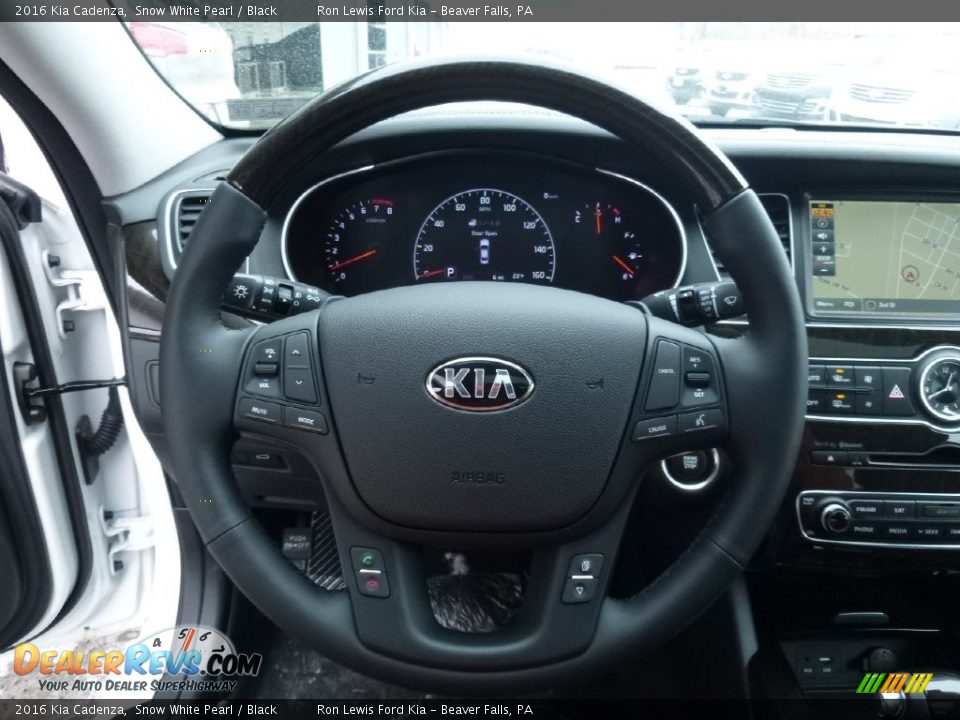 2016 Kia Cadenza  Steering Wheel Photo #16