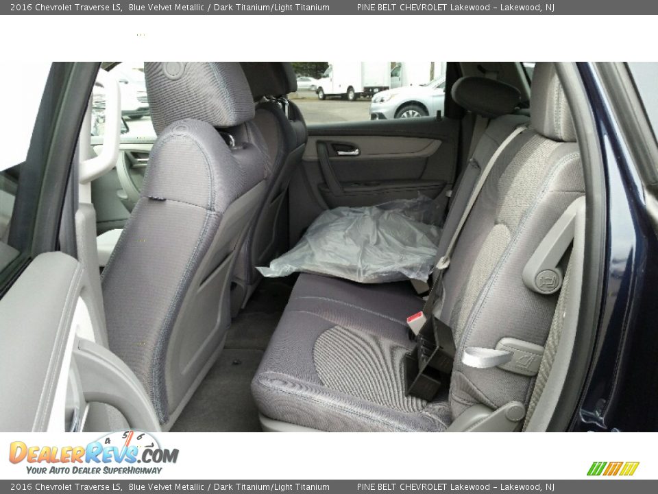 2016 Chevrolet Traverse LS Blue Velvet Metallic / Dark Titanium/Light Titanium Photo #6