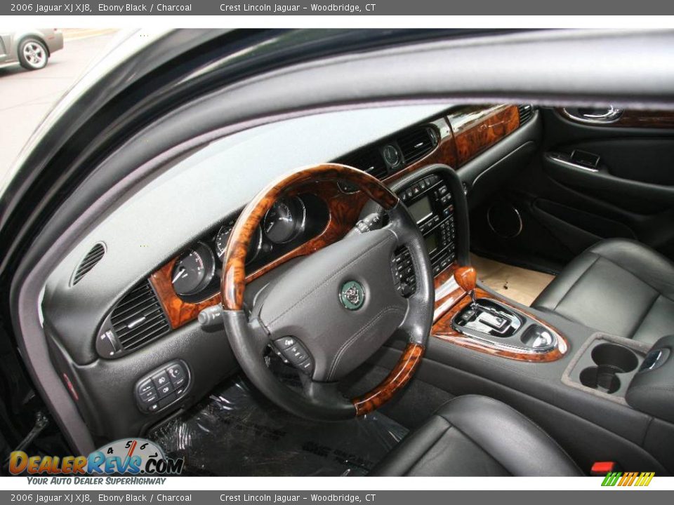 2006 Jaguar XJ XJ8 Ebony Black / Charcoal Photo #11
