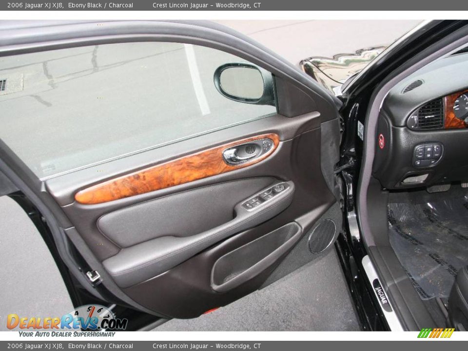 2006 Jaguar XJ XJ8 Ebony Black / Charcoal Photo #12