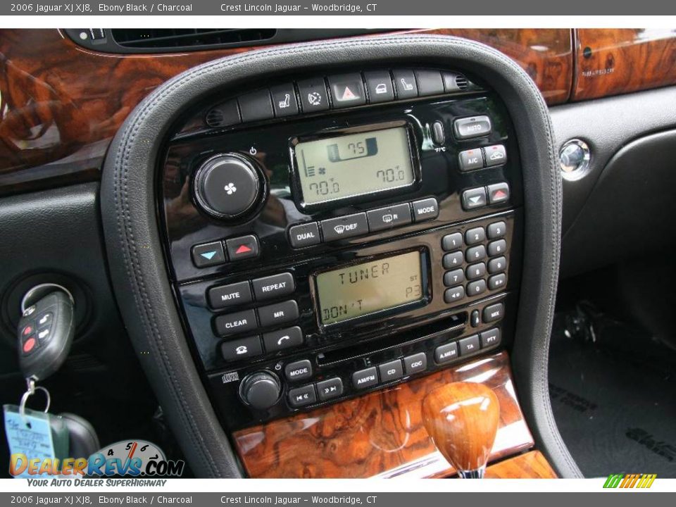 2006 Jaguar XJ XJ8 Ebony Black / Charcoal Photo #15