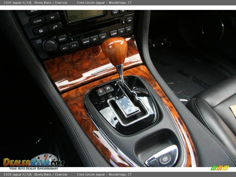 2006 Jaguar XJ XJ8 Ebony Black / Charcoal Photo #16