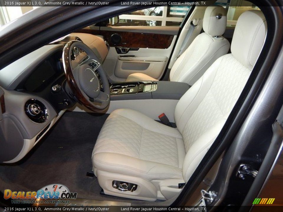 Front Seat of 2016 Jaguar XJ L 3.0 Photo #2