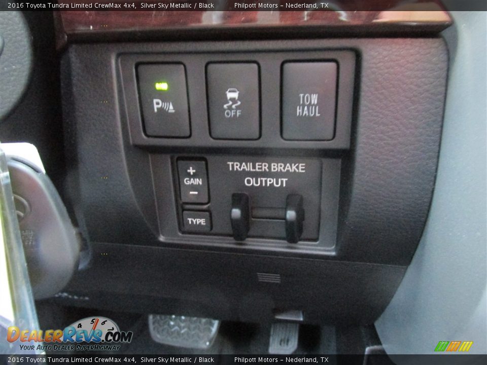 2016 Toyota Tundra Limited CrewMax 4x4 Silver Sky Metallic / Black Photo #32