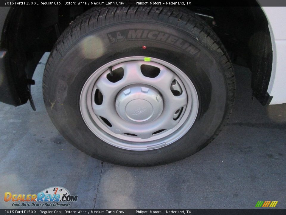 2016 Ford F150 XL Regular Cab Oxford White / Medium Earth Gray Photo #12