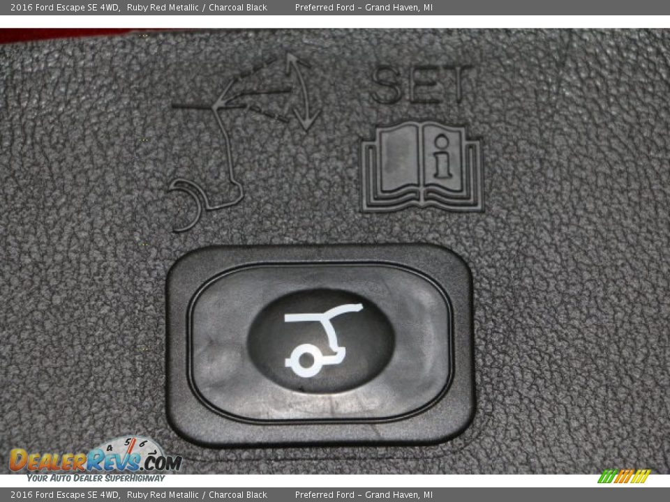 2016 Ford Escape SE 4WD Ruby Red Metallic / Charcoal Black Photo #7