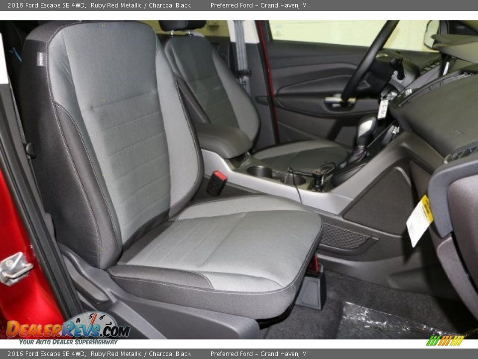 2016 Ford Escape SE 4WD Ruby Red Metallic / Charcoal Black Photo #8
