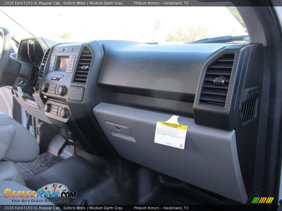2016 Ford F150 XL Regular Cab Oxford White / Medium Earth Gray Photo #16