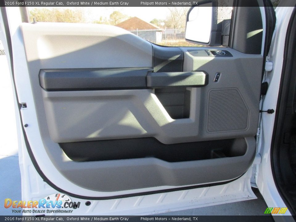 2016 Ford F150 XL Regular Cab Oxford White / Medium Earth Gray Photo #17