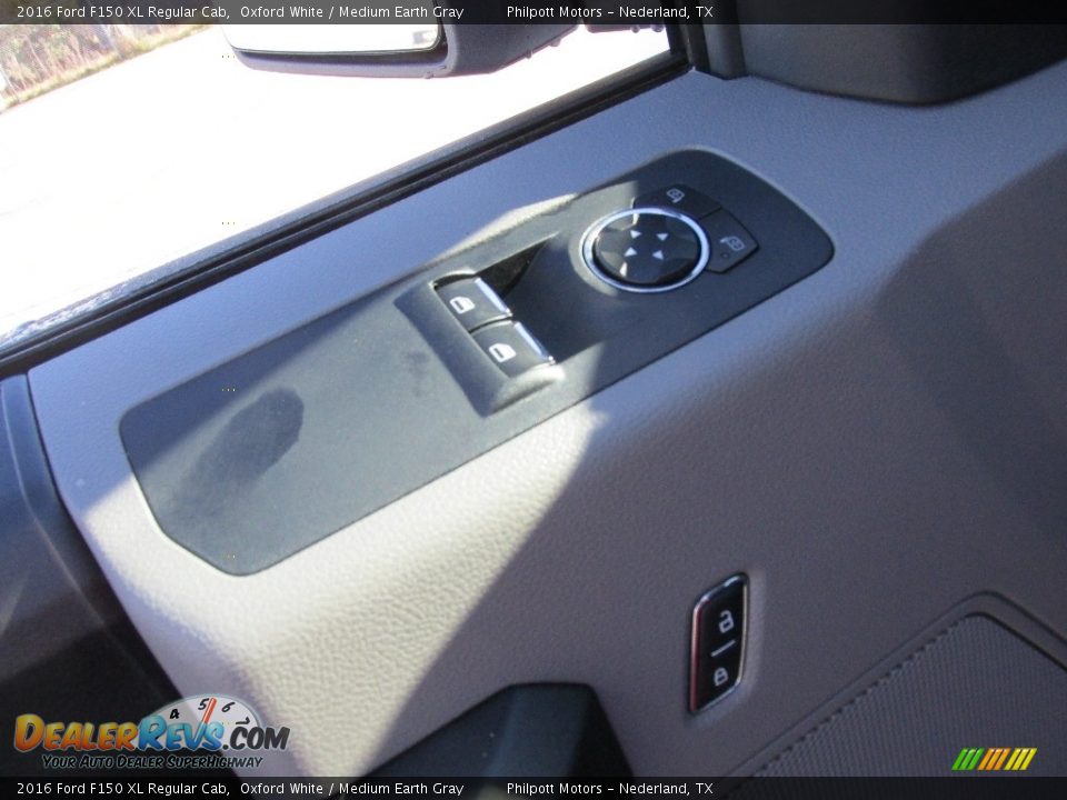 2016 Ford F150 XL Regular Cab Oxford White / Medium Earth Gray Photo #18