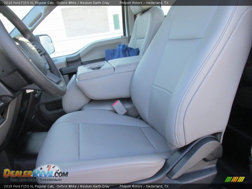 2016 Ford F150 XL Regular Cab Oxford White / Medium Earth Gray Photo #19