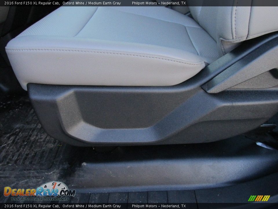 2016 Ford F150 XL Regular Cab Oxford White / Medium Earth Gray Photo #20
