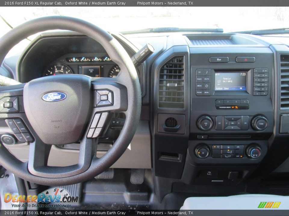 2016 Ford F150 XL Regular Cab Oxford White / Medium Earth Gray Photo #22