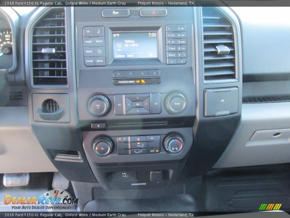 2016 Ford F150 XL Regular Cab Oxford White / Medium Earth Gray Photo #23