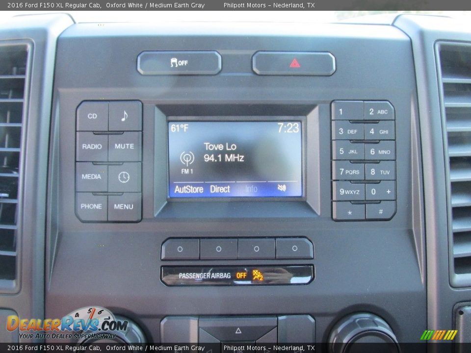 2016 Ford F150 XL Regular Cab Oxford White / Medium Earth Gray Photo #24