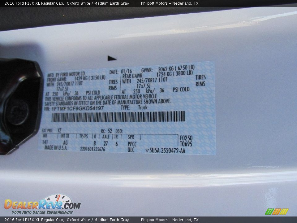 2016 Ford F150 XL Regular Cab Oxford White / Medium Earth Gray Photo #30