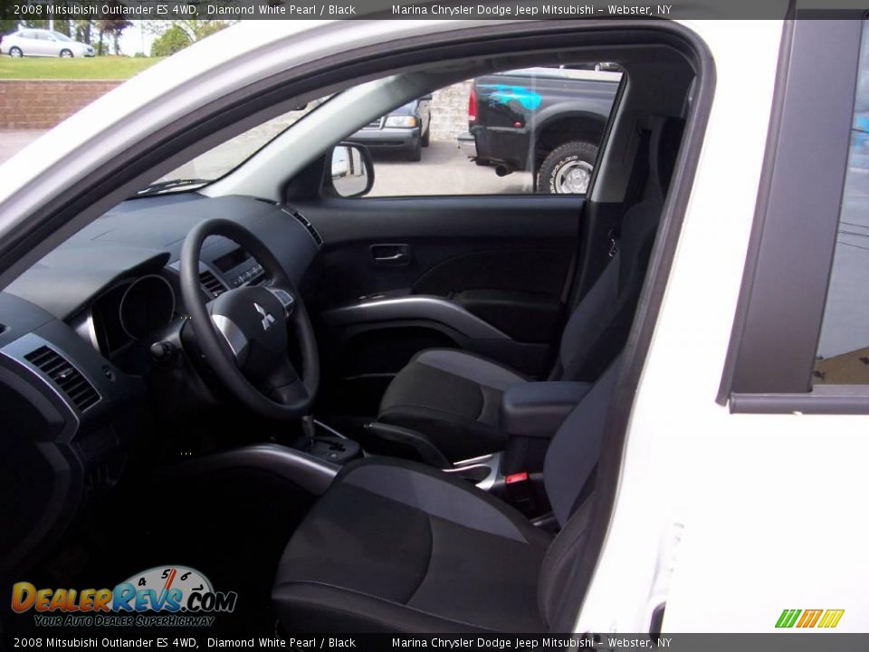 2008 Mitsubishi Outlander ES 4WD Diamond White Pearl / Black Photo #2