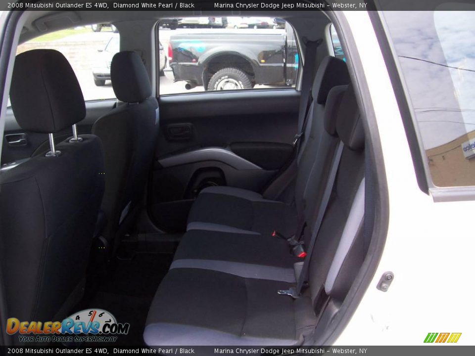 2008 Mitsubishi Outlander ES 4WD Diamond White Pearl / Black Photo #3