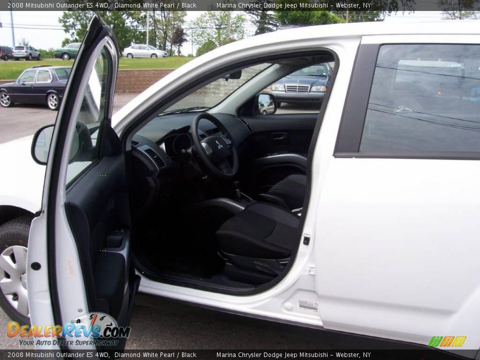 2008 Mitsubishi Outlander ES 4WD Diamond White Pearl / Black Photo #15