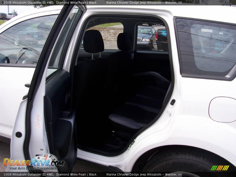 2008 Mitsubishi Outlander ES 4WD Diamond White Pearl / Black Photo #16