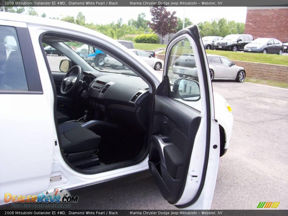 2008 Mitsubishi Outlander ES 4WD Diamond White Pearl / Black Photo #21