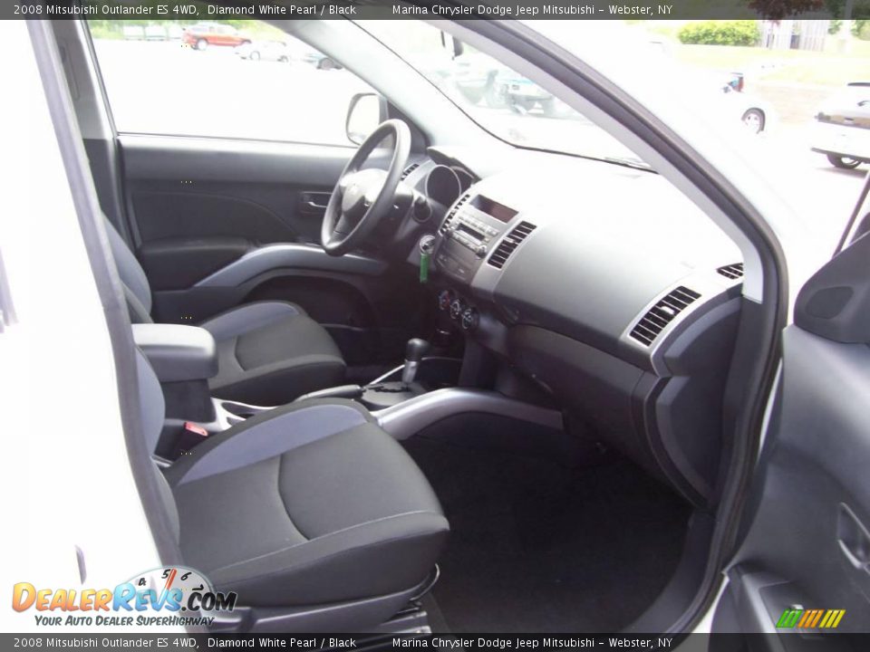 2008 Mitsubishi Outlander ES 4WD Diamond White Pearl / Black Photo #22