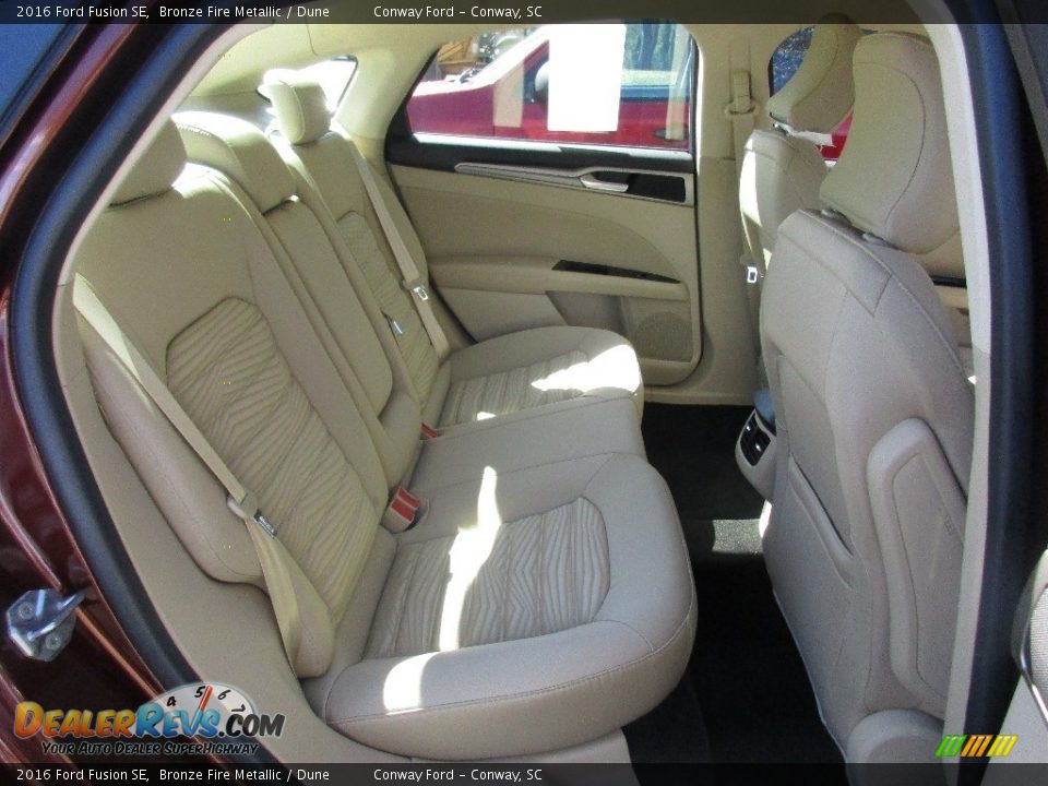 2016 Ford Fusion SE Bronze Fire Metallic / Dune Photo #16