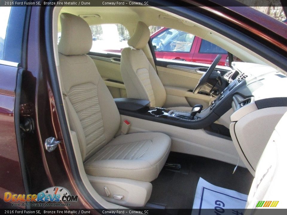 2016 Ford Fusion SE Bronze Fire Metallic / Dune Photo #17