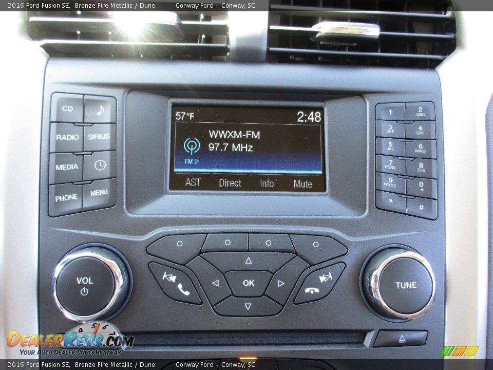 2016 Ford Fusion SE Bronze Fire Metallic / Dune Photo #24