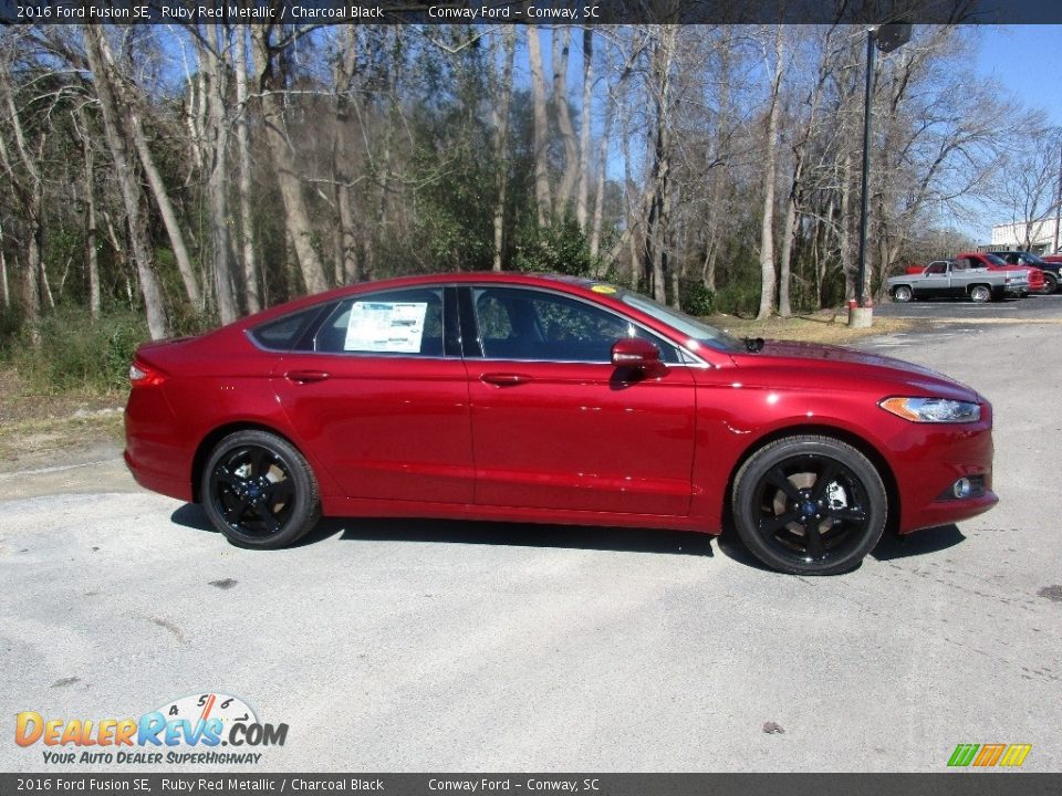 2016 Ford Fusion SE Ruby Red Metallic / Charcoal Black Photo #2