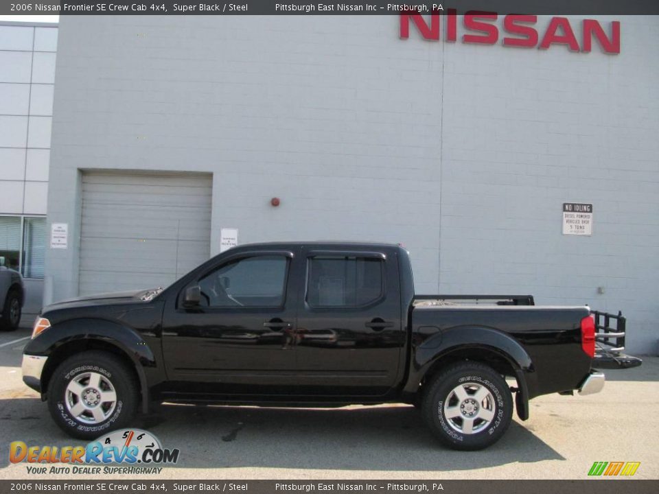 2006 Nissan Frontier SE Crew Cab 4x4 Super Black / Steel Photo #2