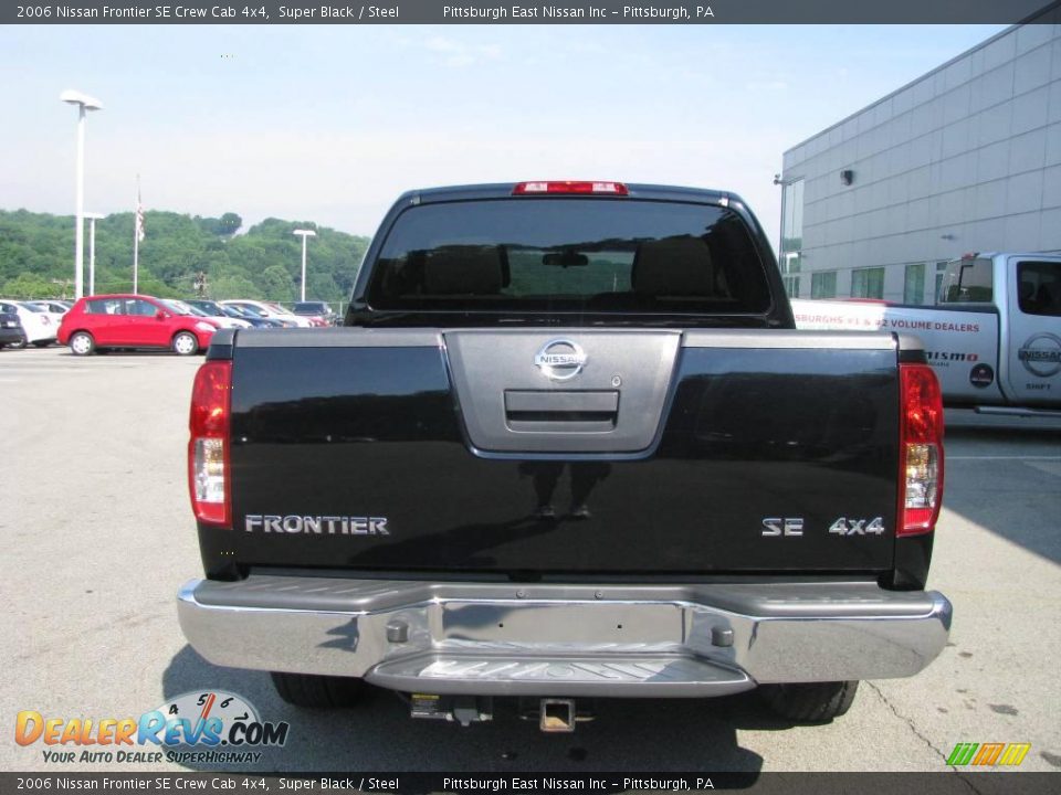 2006 Nissan Frontier SE Crew Cab 4x4 Super Black / Steel Photo #5