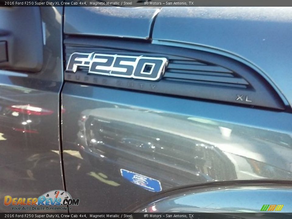 2016 Ford F250 Super Duty XL Crew Cab 4x4 Magnetic Metallic / Steel Photo #2