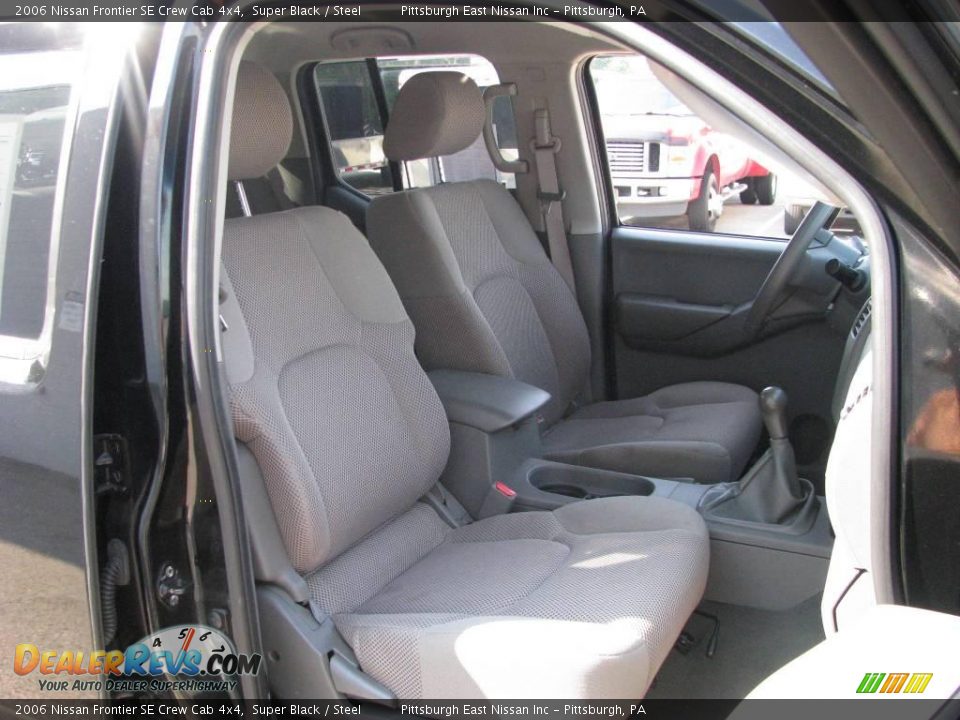 2006 Nissan Frontier SE Crew Cab 4x4 Super Black / Steel Photo #9
