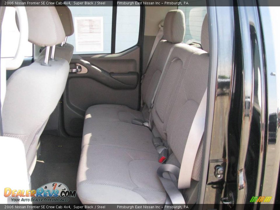 2006 Nissan Frontier SE Crew Cab 4x4 Super Black / Steel Photo #13