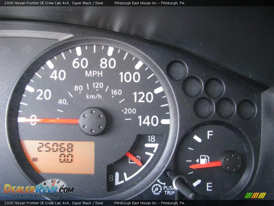 2006 Nissan Frontier SE Crew Cab 4x4 Super Black / Steel Photo #15