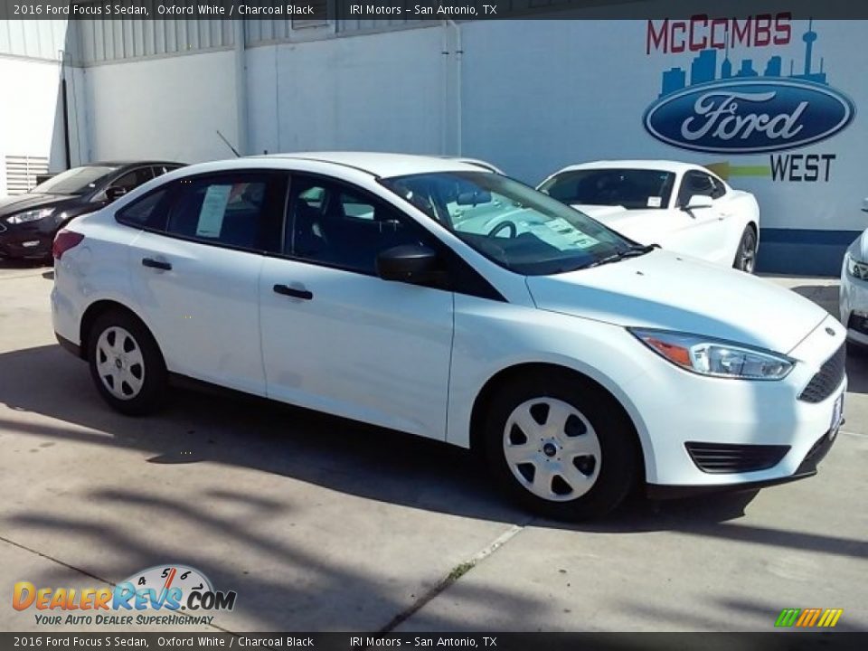 2016 Ford Focus S Sedan Oxford White / Charcoal Black Photo #1